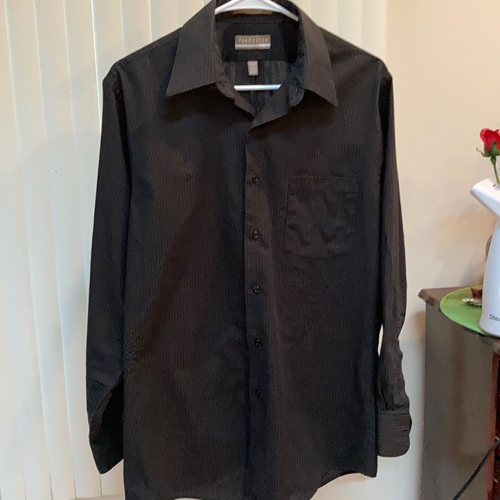Van Heusen long sleeve men’s dress shirt